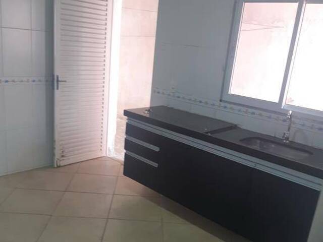 Casa para Venda em São José dos Campos - 5