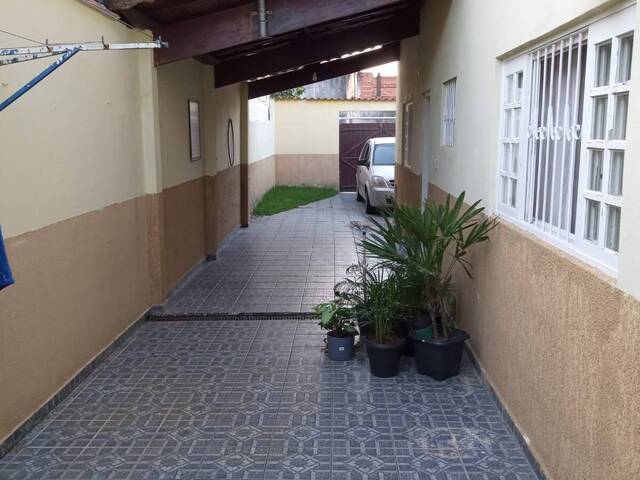 Casa para Venda em São José dos Campos - 4