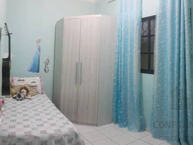 Casa para Venda em São José dos Campos - 4