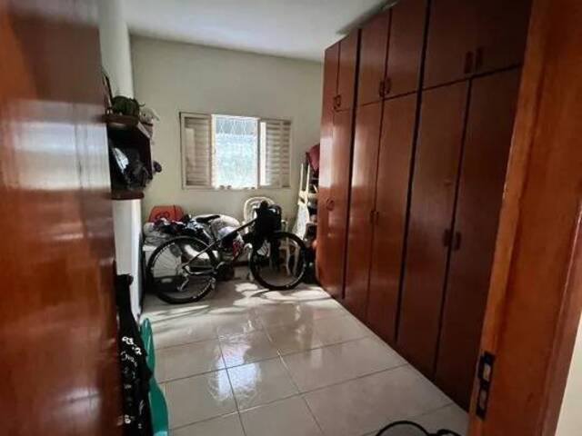 Casa para Venda em São José dos Campos - 4