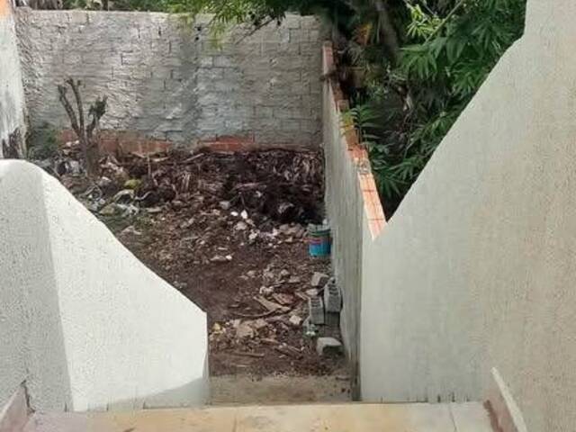 Casa para Venda em São José dos Campos - 4
