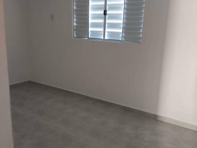 Casa para Venda em São José dos Campos - 4