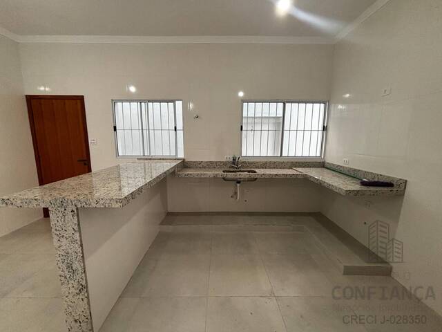 Casa para Venda em São José dos Campos - 4