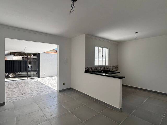 Casa para Venda em São José dos Campos - 4