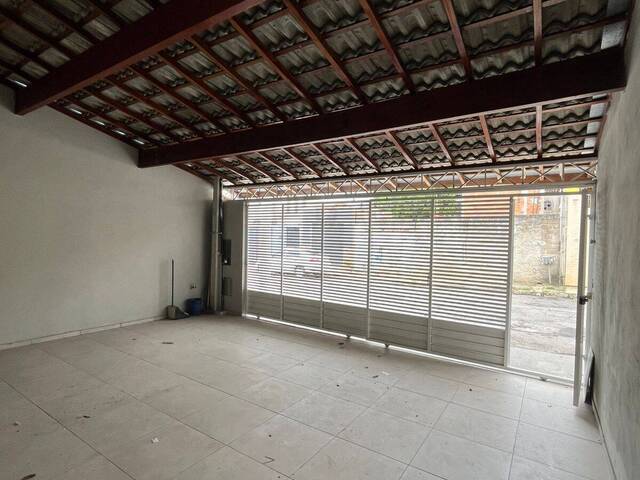 Casa para Venda em São José dos Campos - 2