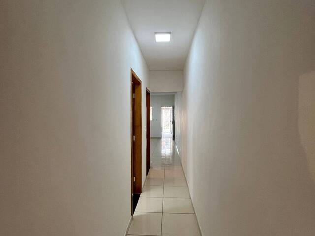 Casa para Venda em São José dos Campos - 4