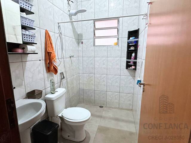 Casa para Venda em São José dos Campos - 4