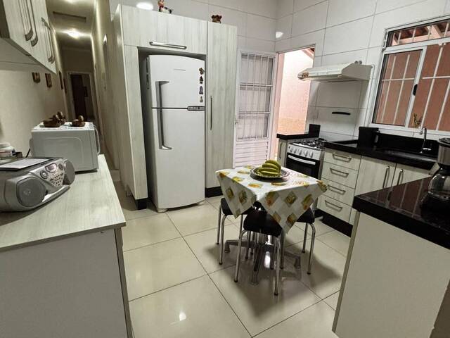 Casa para Venda em São José dos Campos - 4
