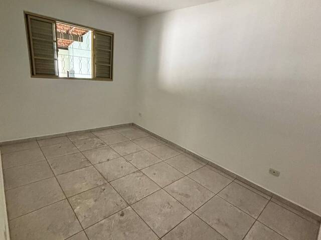 Casa para Venda em São José dos Campos - 4